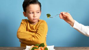 Como lidar com crianças que não comem verduras e legumes?